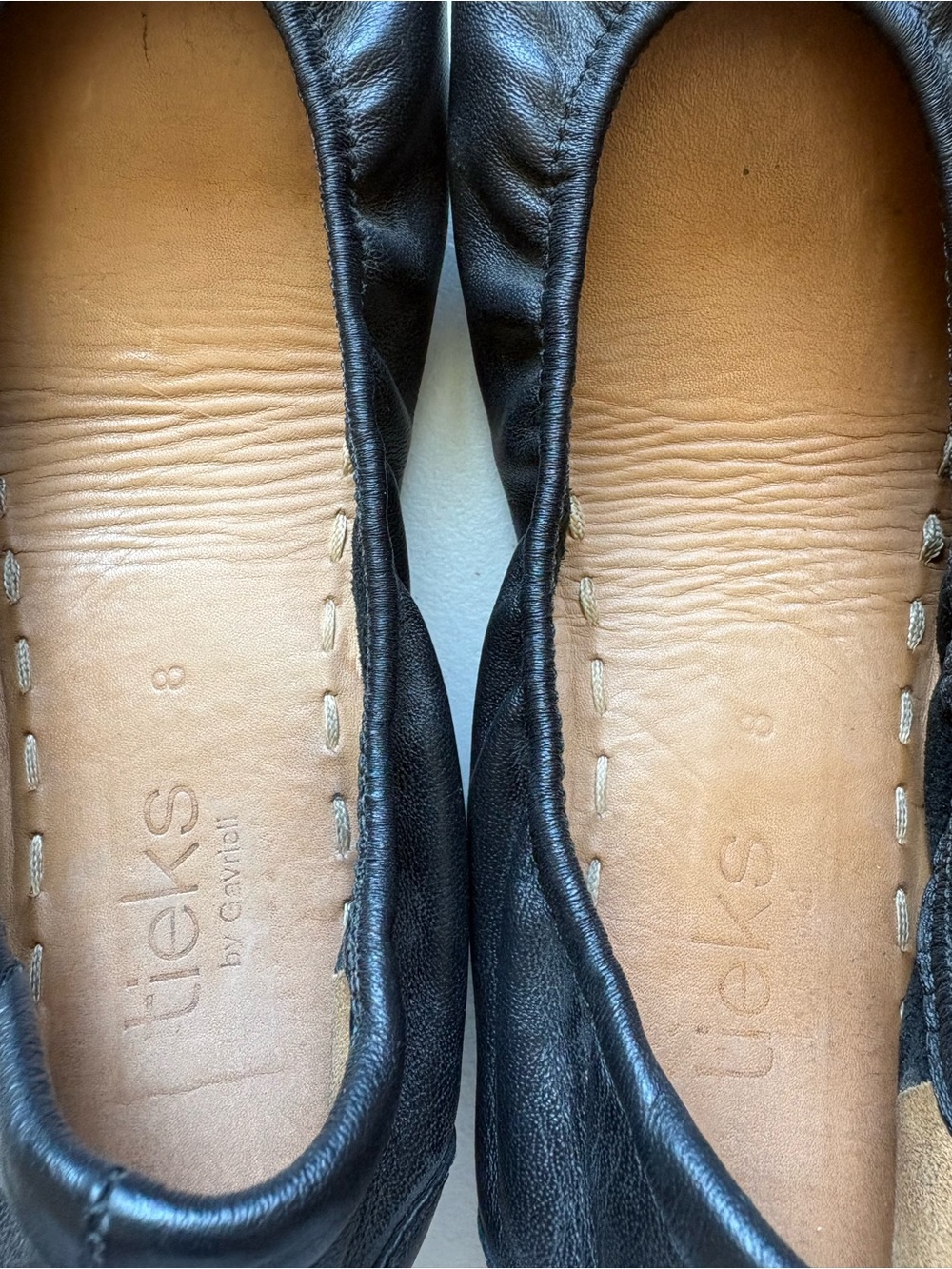 Tieks matte black ballet flats packable size 8 - Picture 9 of 9